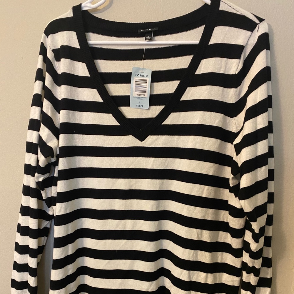 Torrid sweater nwt